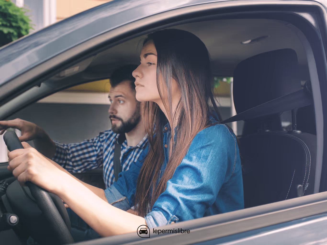 Image d'accueil de l'article Le statut d’enseignant de la conduite auto-entrepreneur : comment créer sa micro-entreprise ?