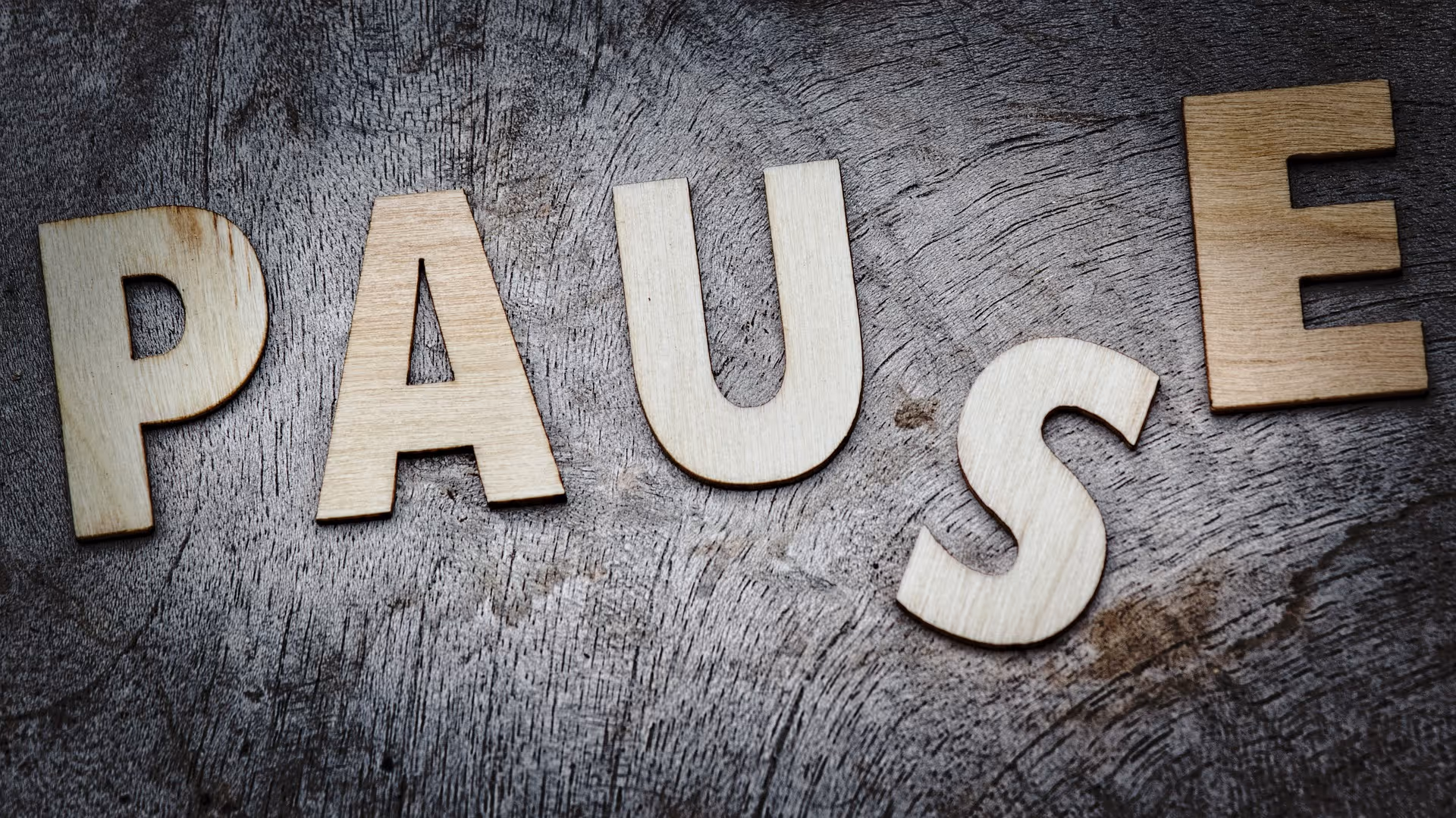 Suspendre son contrat d’assurance auto : pour quel motif et comment le faire ?