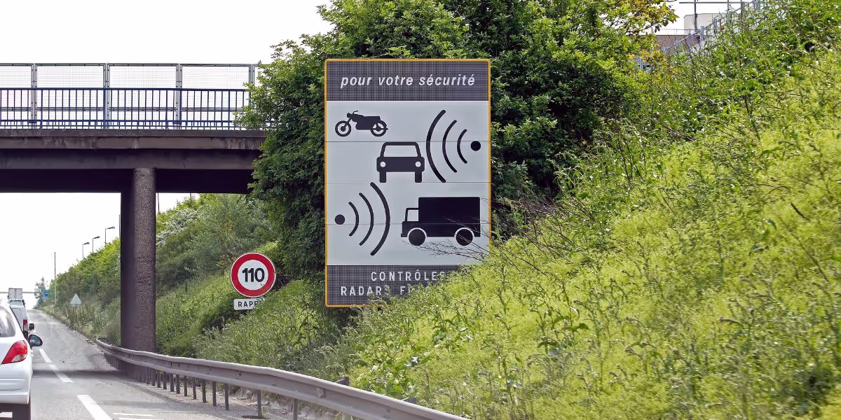 Panneaux de radars : tout ce qu’il faut savoir