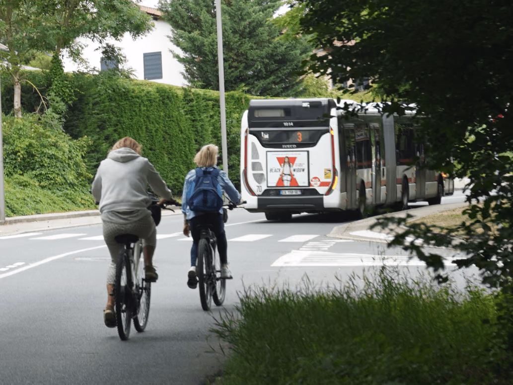 Cyclistes sur la route