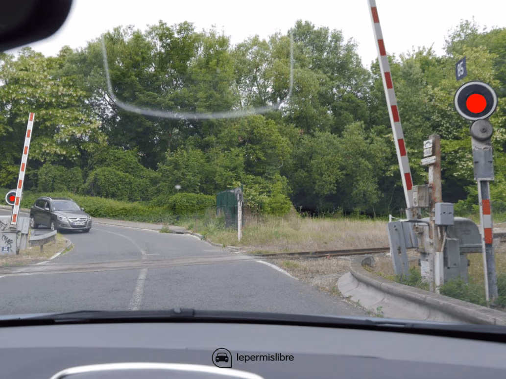 Passage à niveau avec signal lumineux