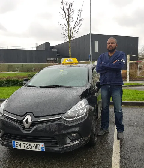 Ferly, moniteur diplômé d'État à Ablon-sur-Seine