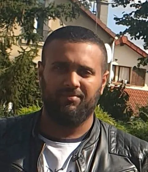 Julien, moniteur diplômé d'État à Paris