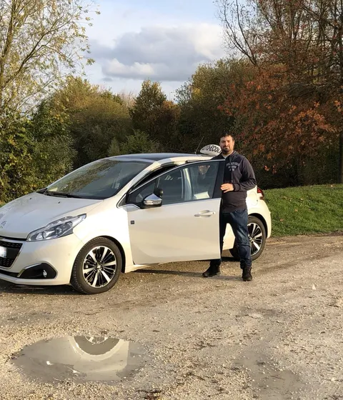 Maxence, moniteur diplômé d'État à Châtenay-sur-Seine